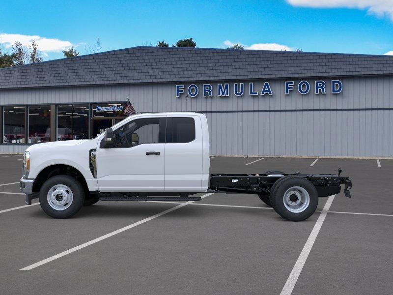 2026 Ford Chassis Cab F-350® XL