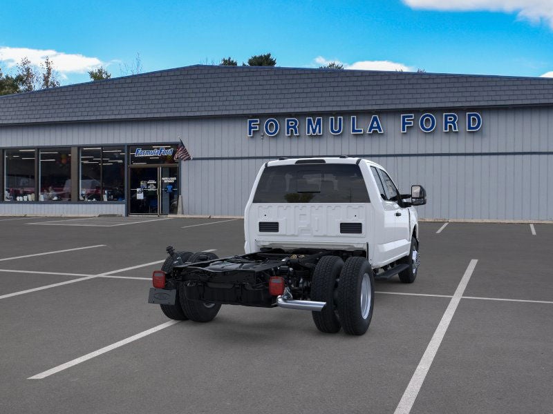 2026 Ford Chassis Cab F-350® XL