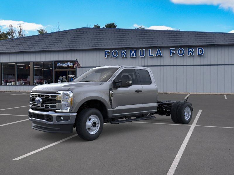 2026 Ford Chassis Cab F-350® XLT