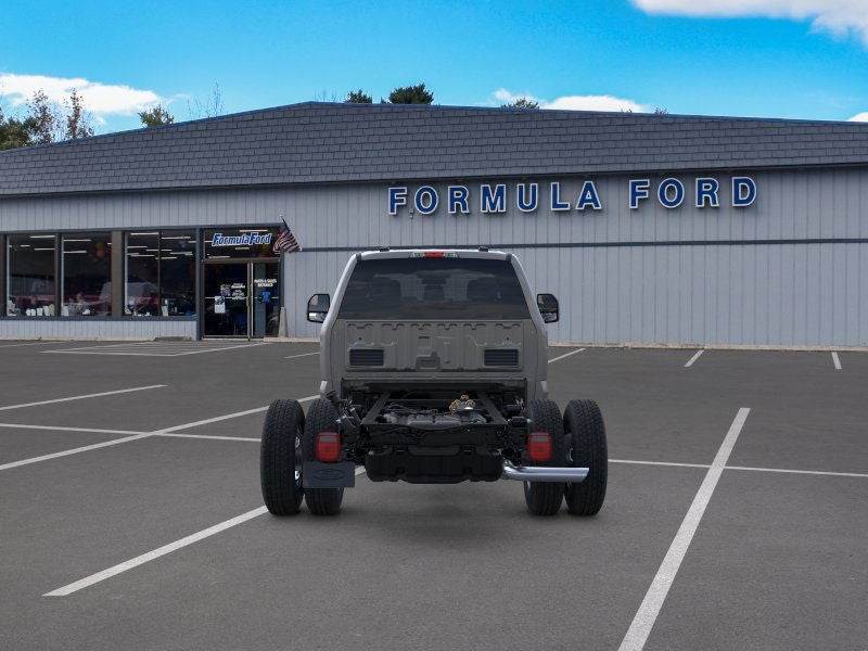 2026 Ford Chassis Cab F-350® XLT