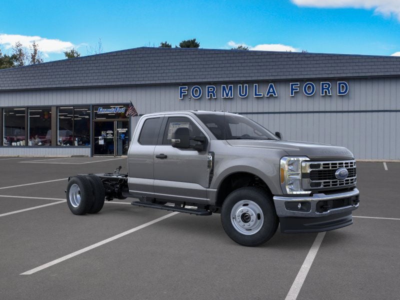 2026 Ford Chassis Cab F-350® XLT