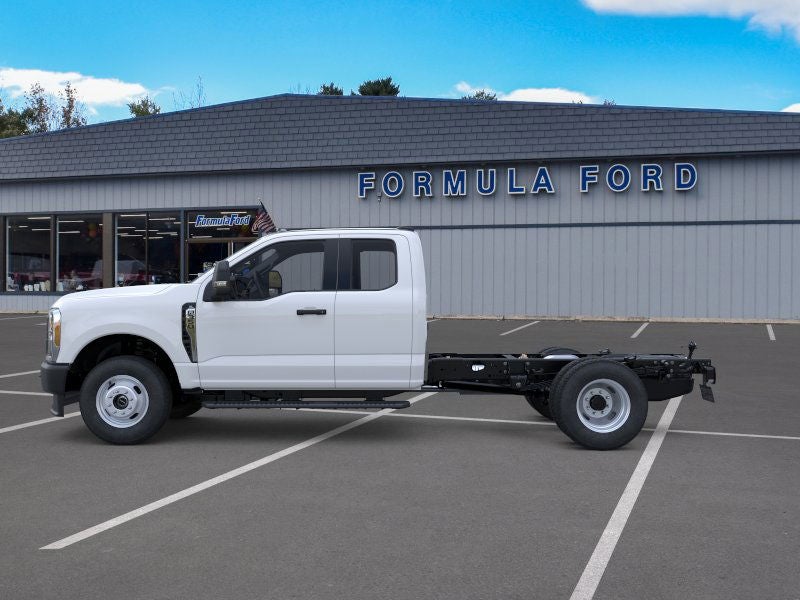 2026 Ford Chassis Cab F-350® XL
