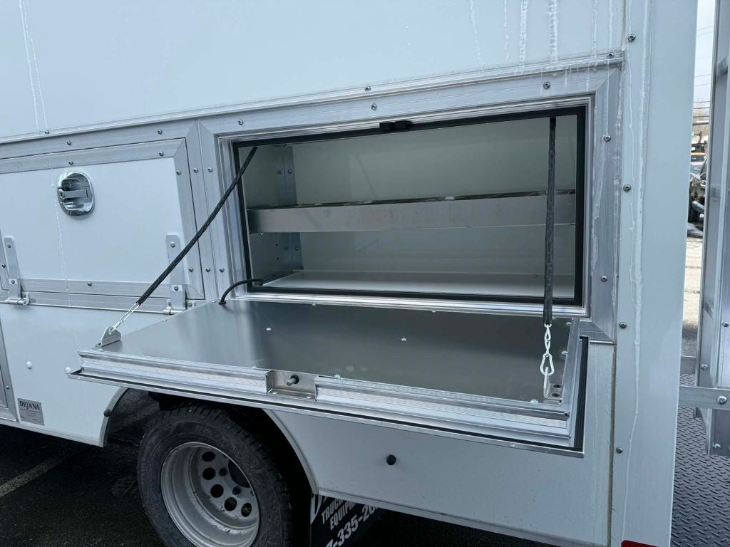 2025 Ford Transit Chassis Cutaway