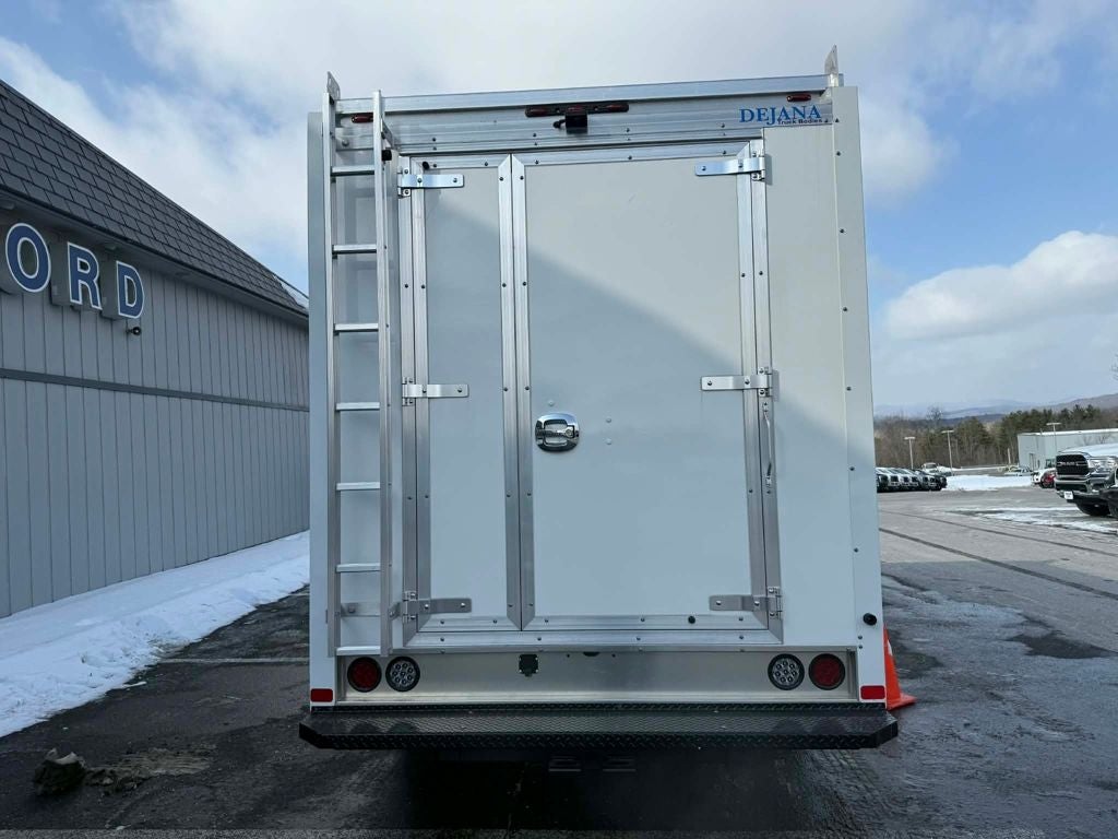 2025 Ford Transit Chassis Cutaway