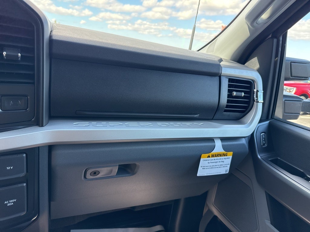 2025 Ford F-600 XLT W/ 11' SH 4-5 YARD DUMP BODY