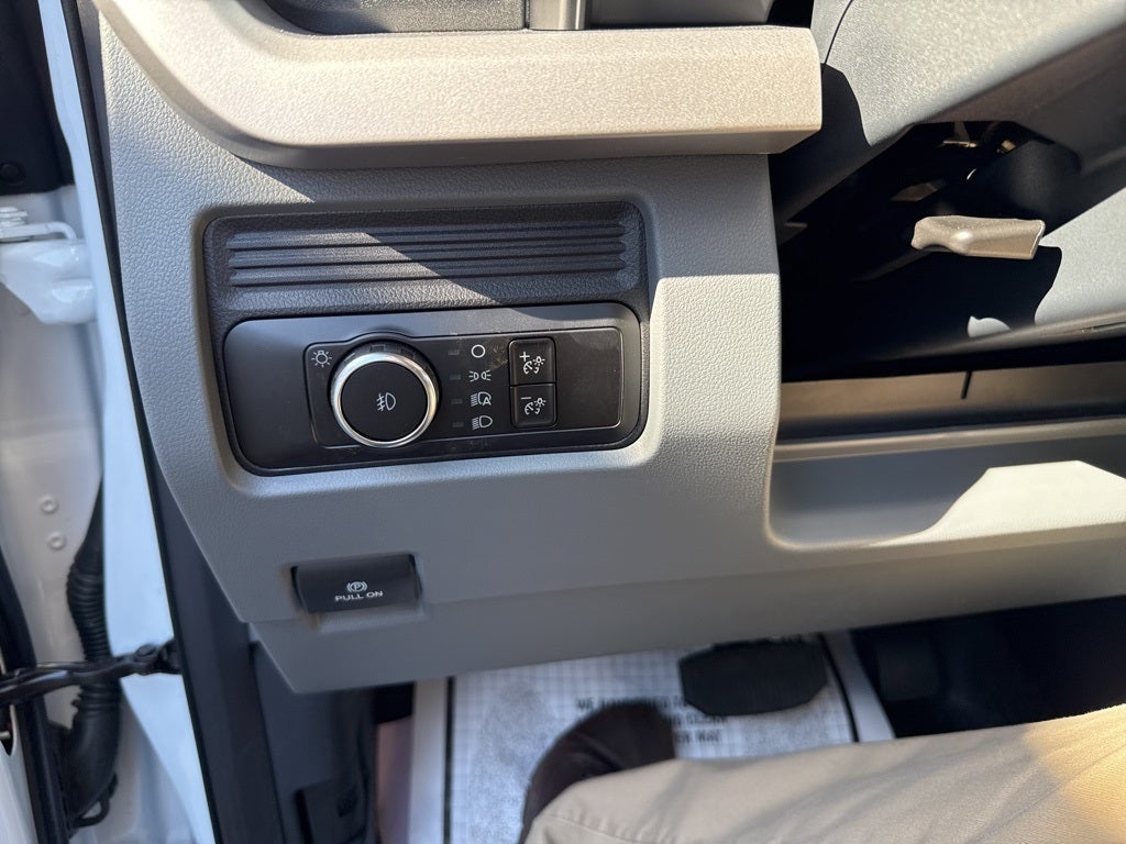 2025 Ford Chassis Cab F-600® XL