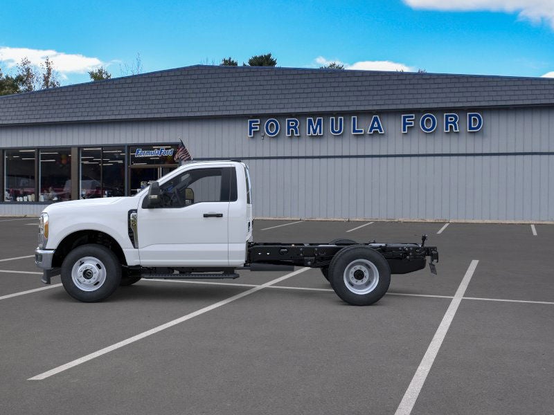 2026 Ford Chassis Cab F-350® XL