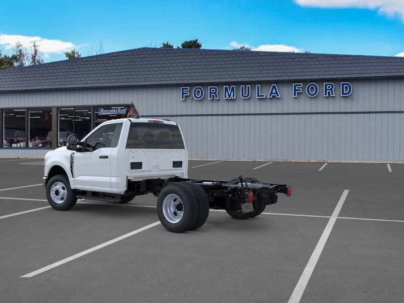 2026 Ford Chassis Cab F-350® XL