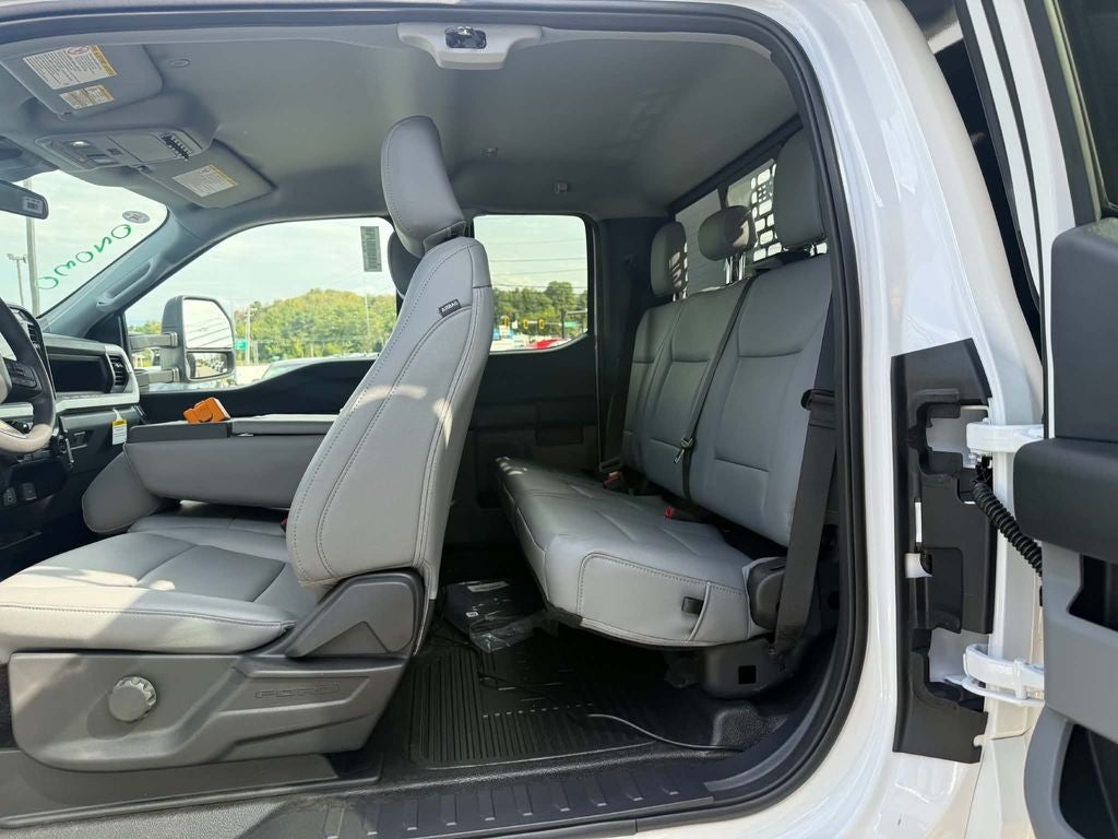 2027 Ford Chassis Cab F-550® XL