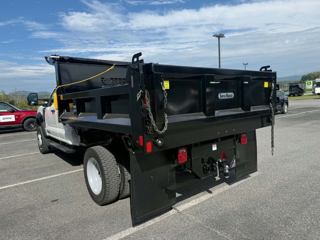 2027 Ford Chassis Cab F-550® XL