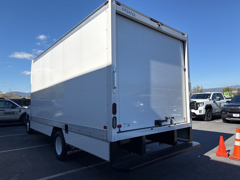 2026 Ford Econoline Cutaway E-350 SRW