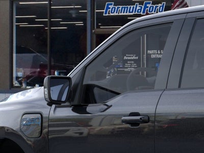 2025 Ford F-150 Lightning Lariat®