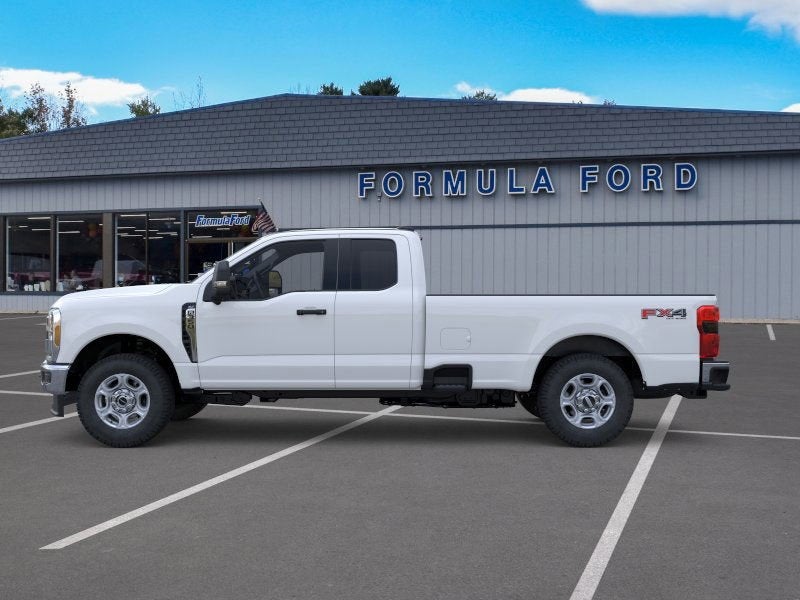 2026 Ford Super Duty F-350® XLT