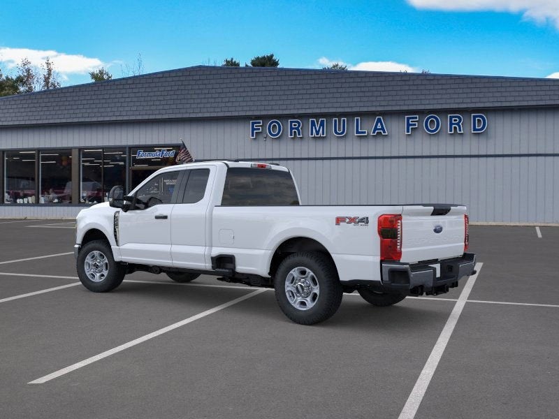 2026 Ford Super Duty F-350® XLT