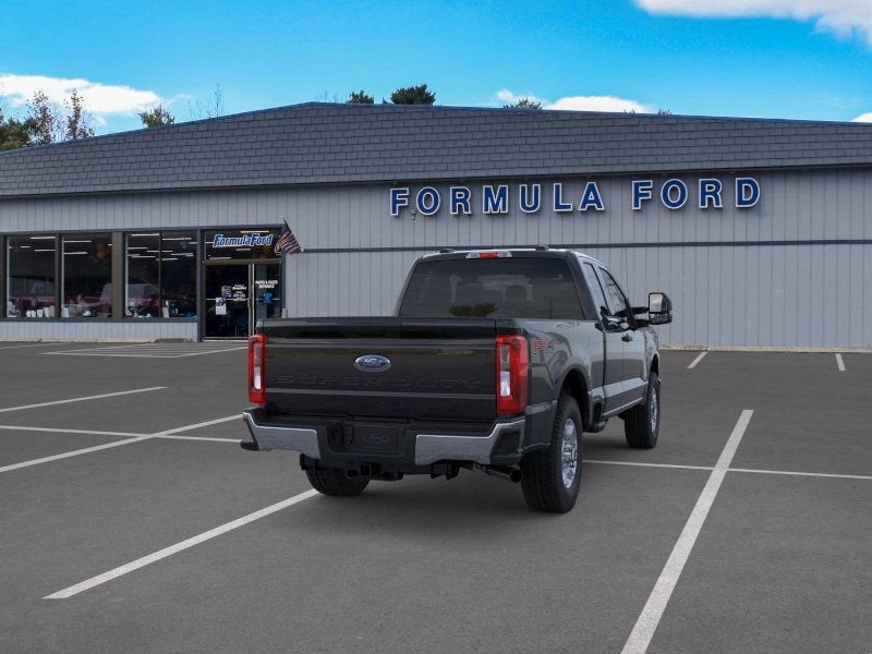 2026 Ford Super Duty F-350® XLT