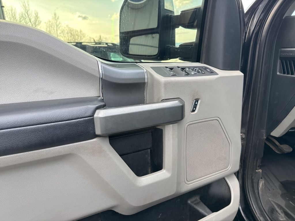 2017 Ford F-350SD XLT DRW