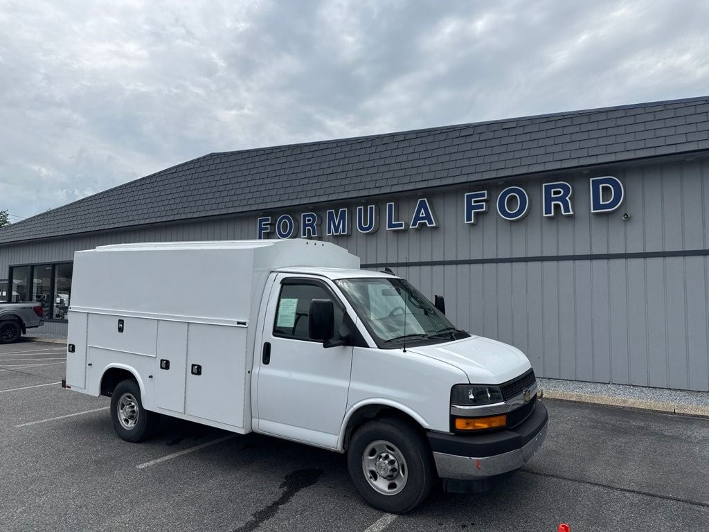 2024 Chevrolet Express 3500 Work Van Cutaway