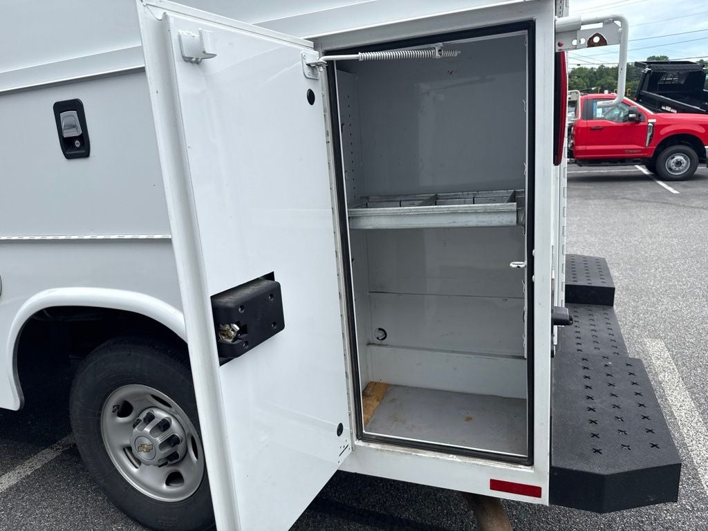 2024 Chevrolet Express 3500 Work Van Cutaway