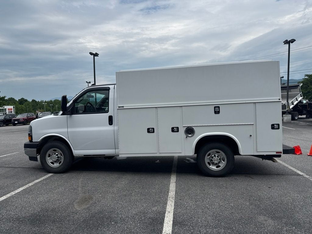 2024 Chevrolet Express 3500 Work Van Cutaway