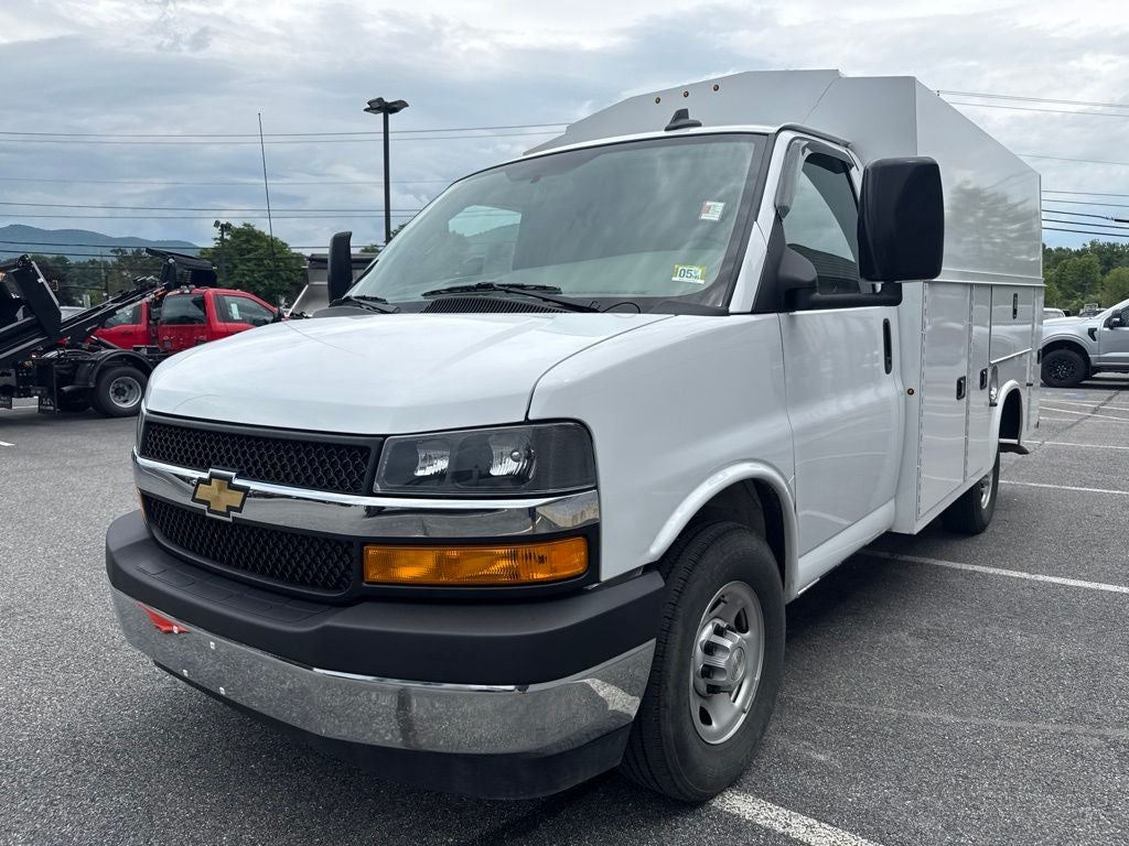 2024 Chevrolet Express 3500 Work Van Cutaway