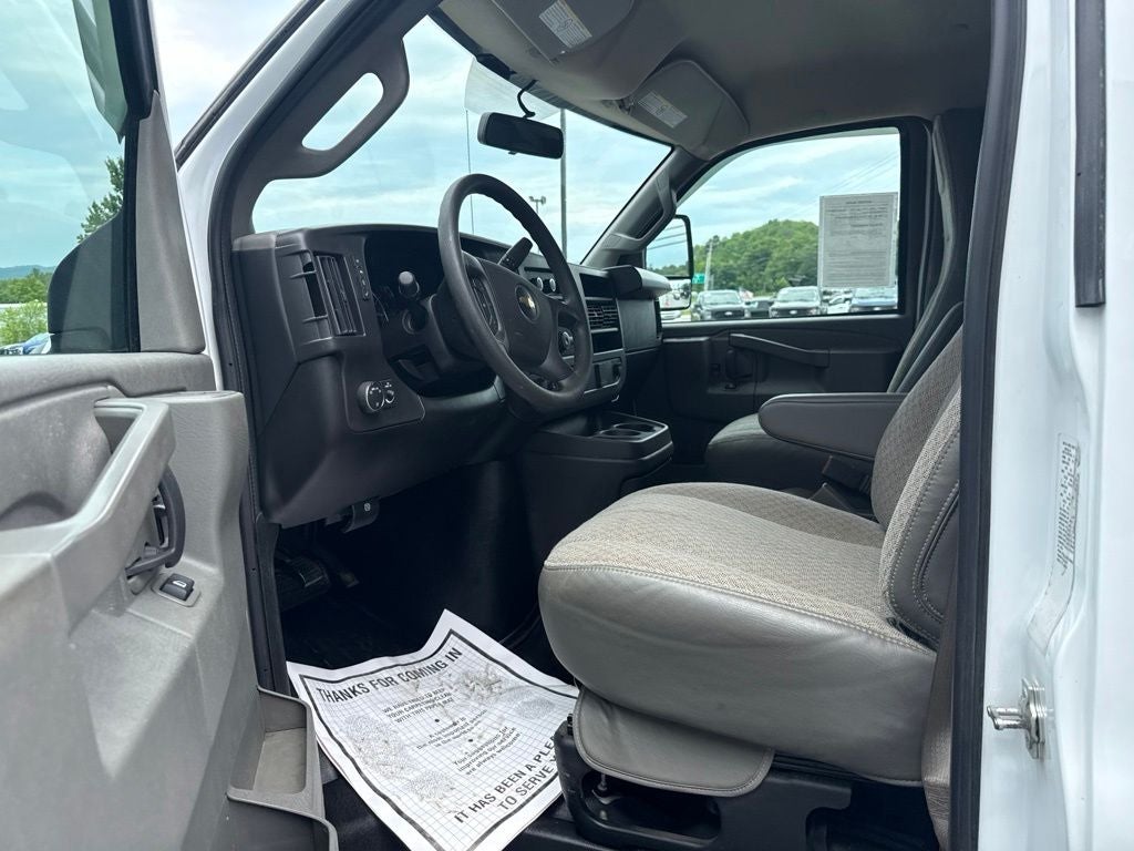 2024 Chevrolet Express 3500 Work Van Cutaway