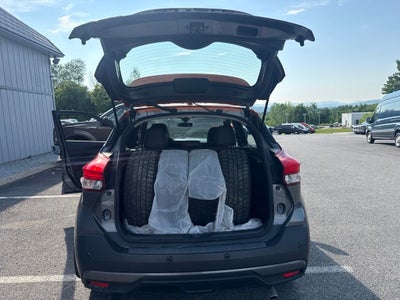 2020 Nissan Kicks SR