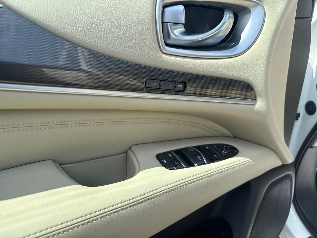 2017 INFINITI QX60 Base