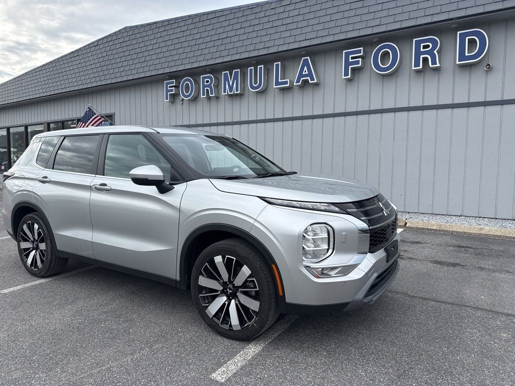 2025 Mitsubishi Outlander SE