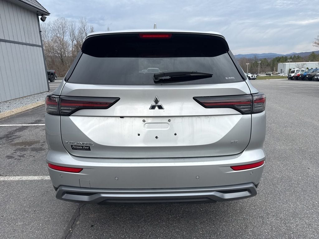 2025 Mitsubishi Outlander SE