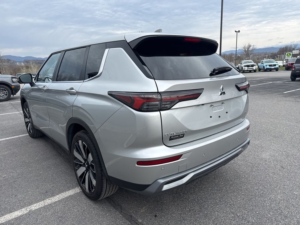 2025 Mitsubishi Outlander SE