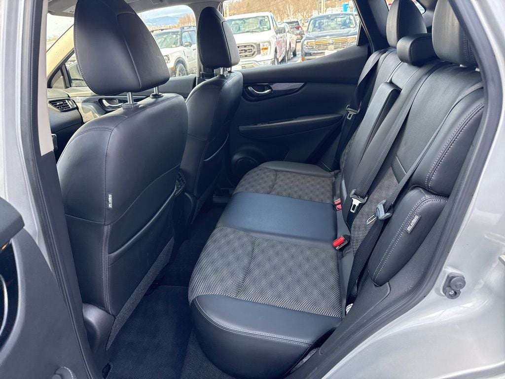 2022 Nissan Rogue Sport SV