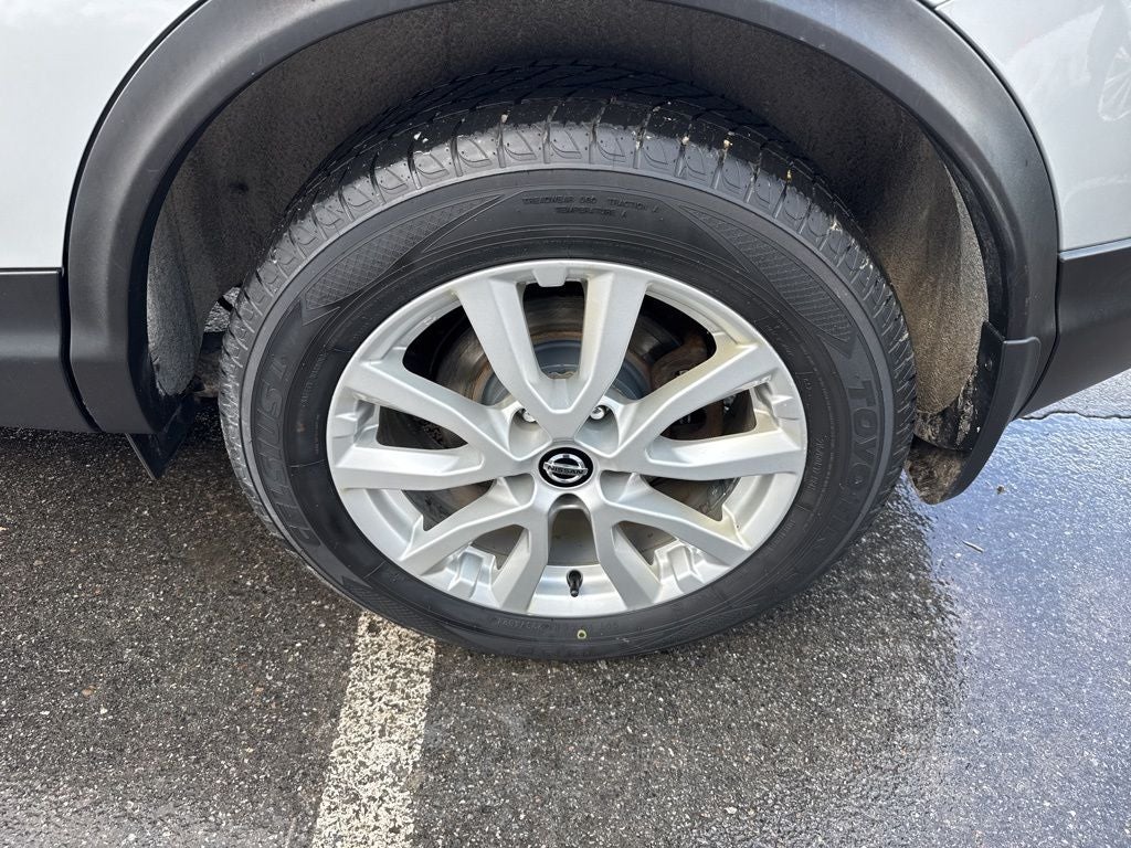 2022 Nissan Rogue Sport SV